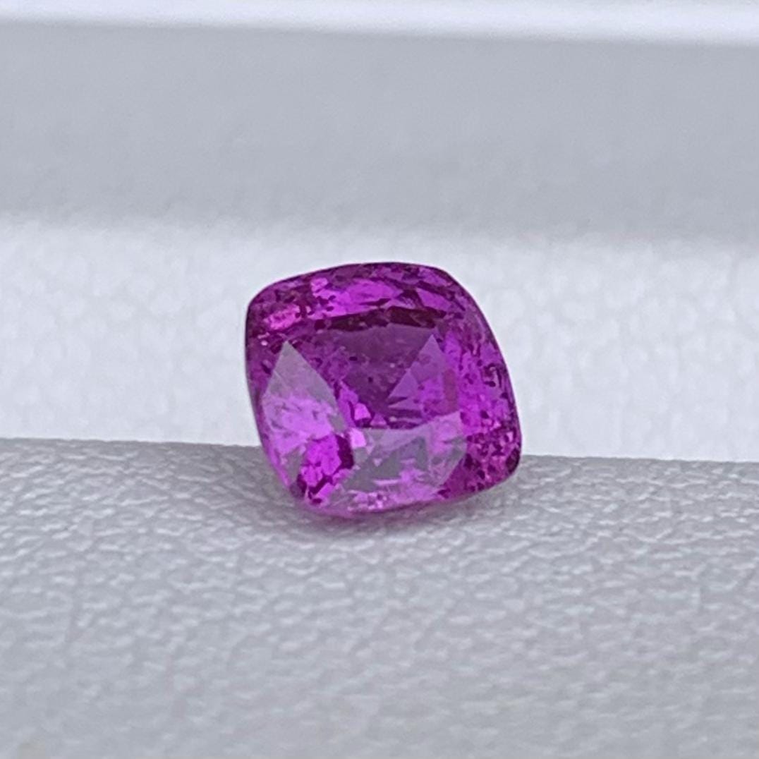 Natural Cushion Cut Violet Sapphire 0.62ct - (UH