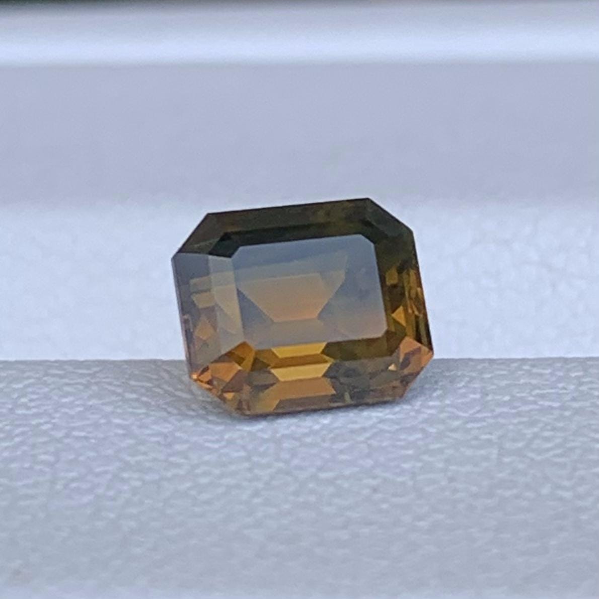 Rare Bi Color Sapphire 1.44ct - (H)
