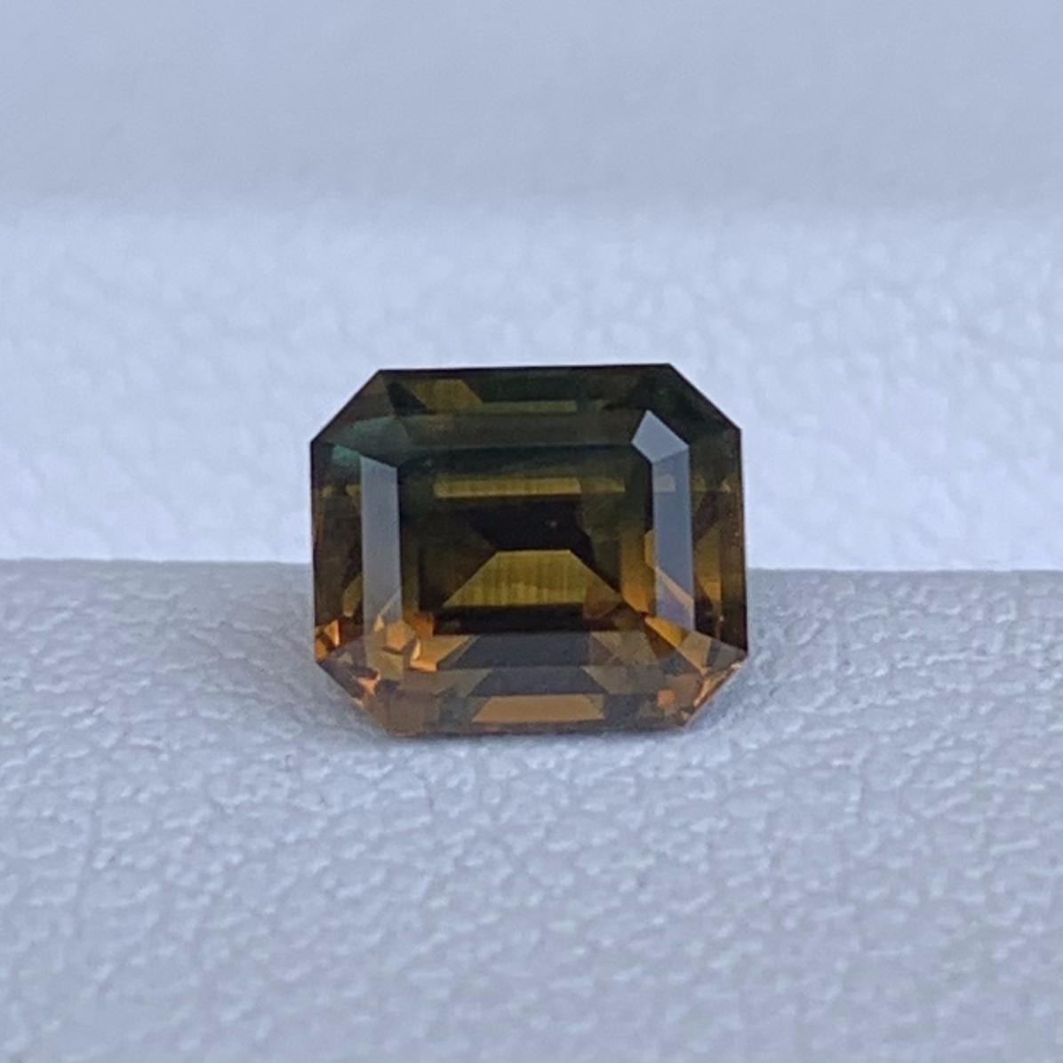 Rare Bi Color Sapphire 1.44ct - (H)