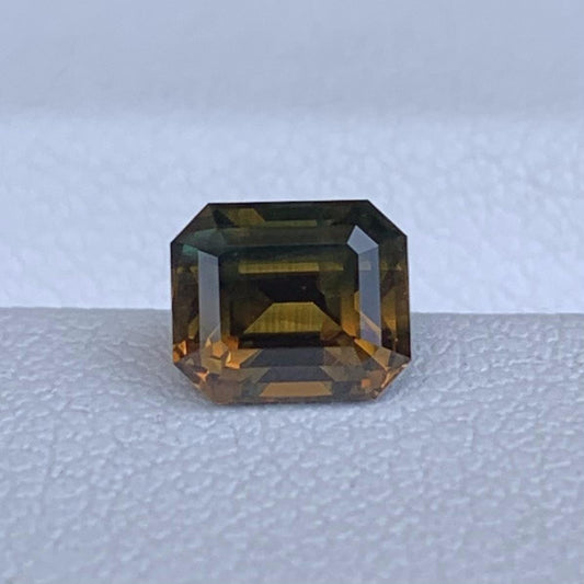 Rare Bi Color Sapphire 1.44ct - (H)