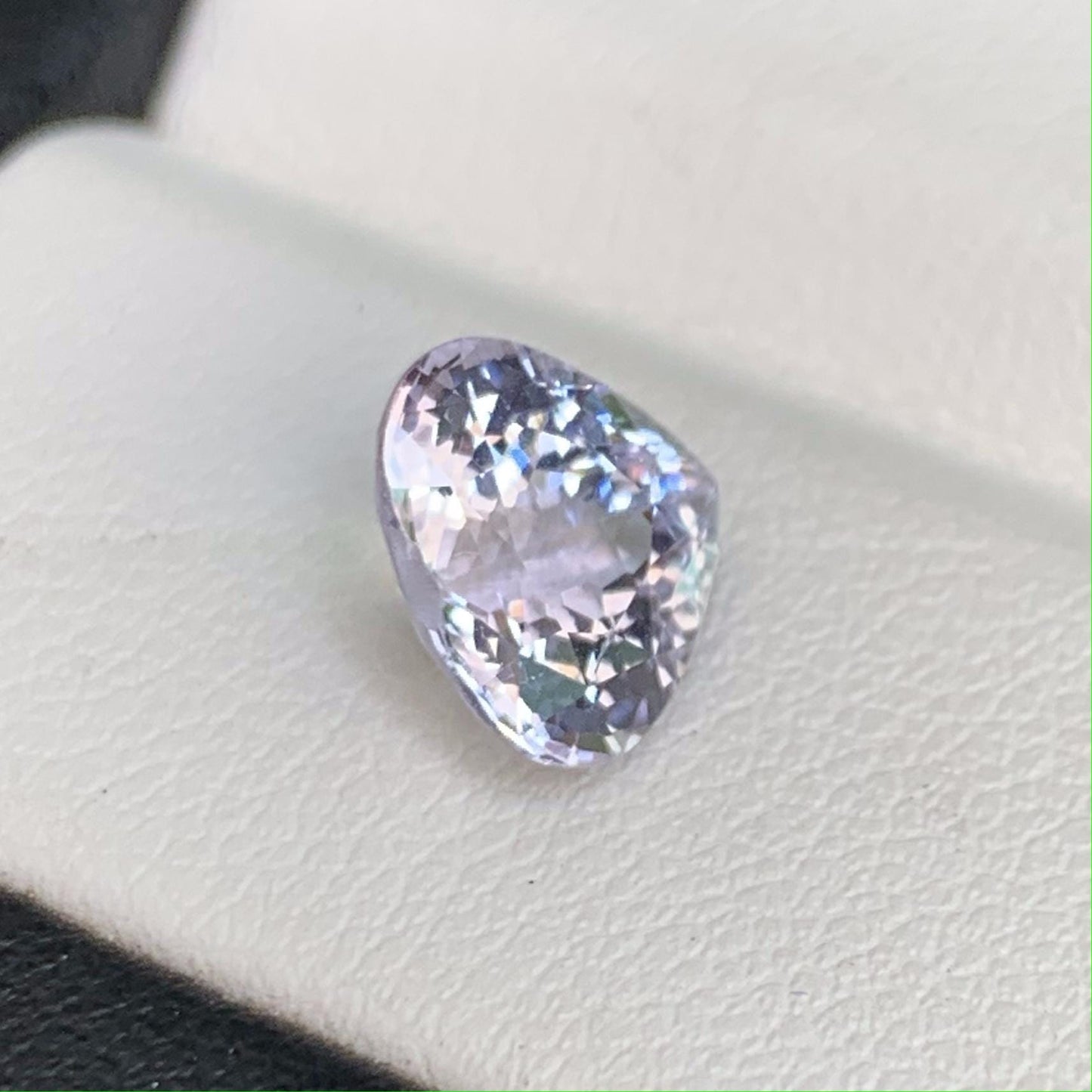 Heart Shaped Lavender Sapphire 2.63ct - (UH) - Baza Boutique