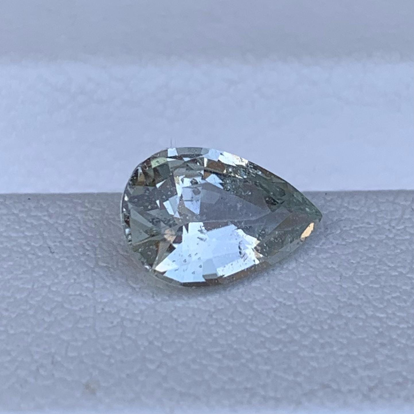 Mint Green Sapphire 1.66ct - (UH)