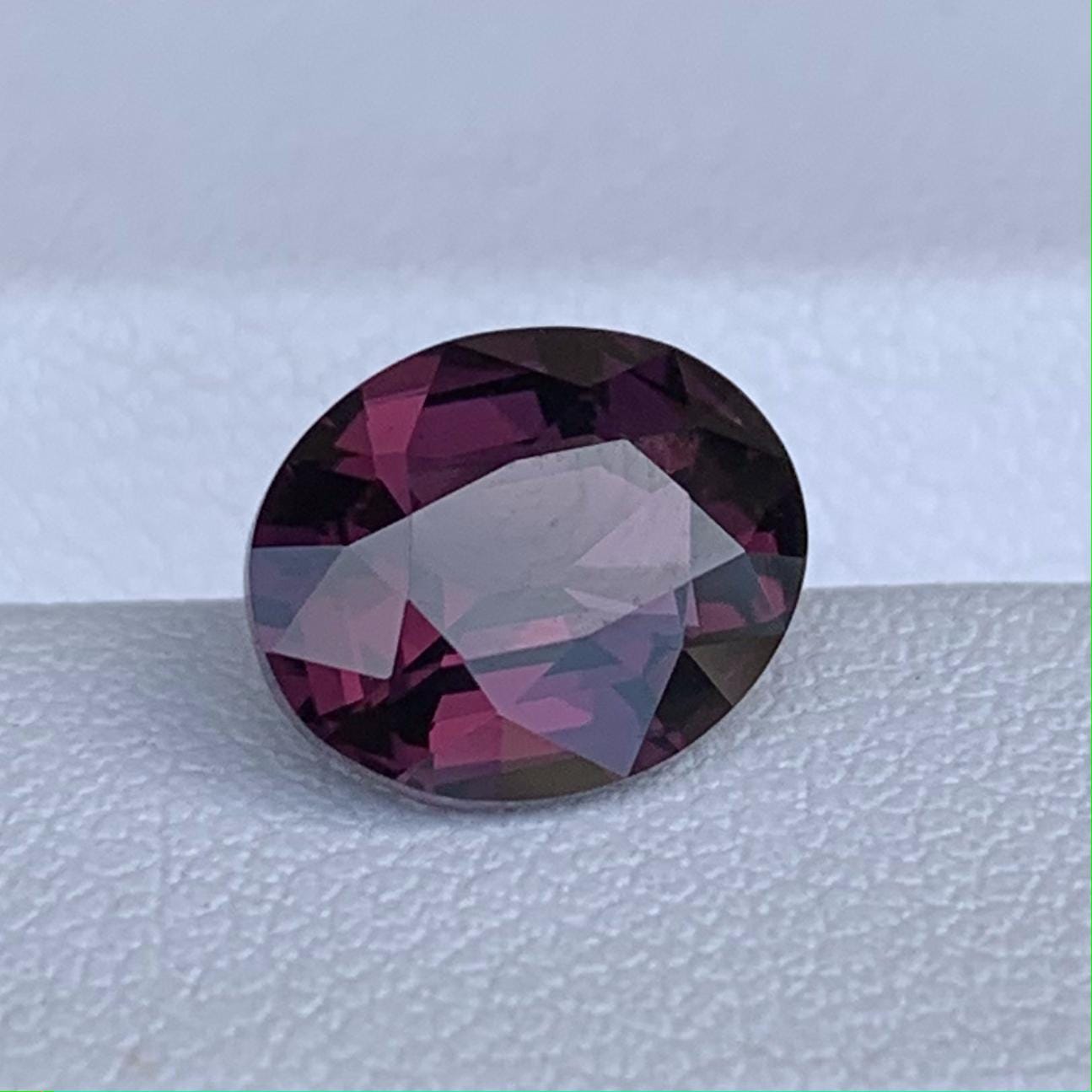 Natural Grape Spinel 3.01ct - (N)