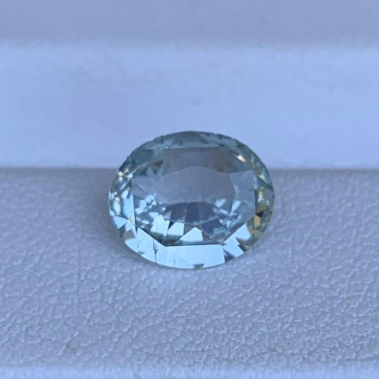 Mint Green Sapphire 1.71ct - (H) - Baza Boutique