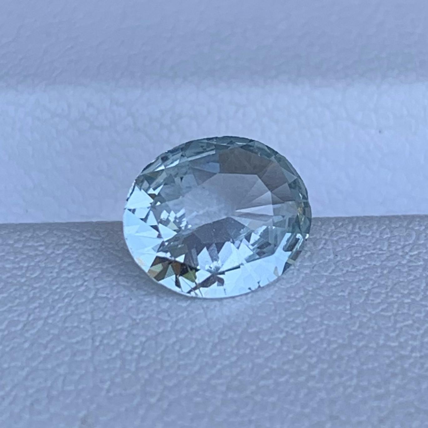 Mint Green Sapphire 1.71ct - (H) - Baza Boutique