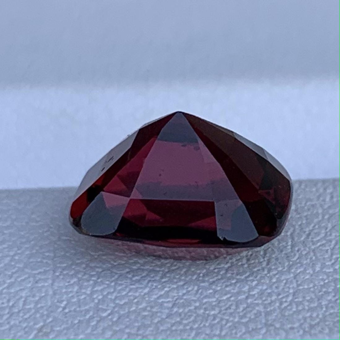 Wine Red Garnet 4.32ct - (N) - Baza Boutique