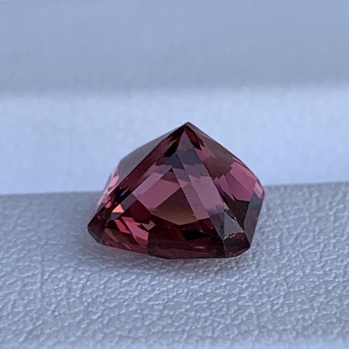 Natural Malaya Garnet 2.50ct - (N) - Baza Boutique