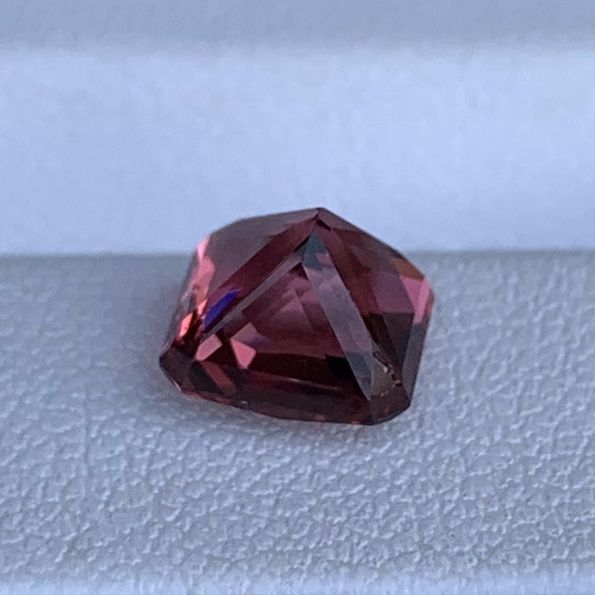 Natural Malaya Garnet 2.50ct - (N) - Baza Boutique
