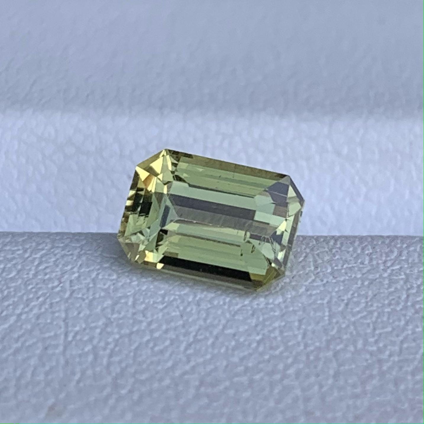Natural Chrysoberyl 1.50ct - (H) - Baza Boutique