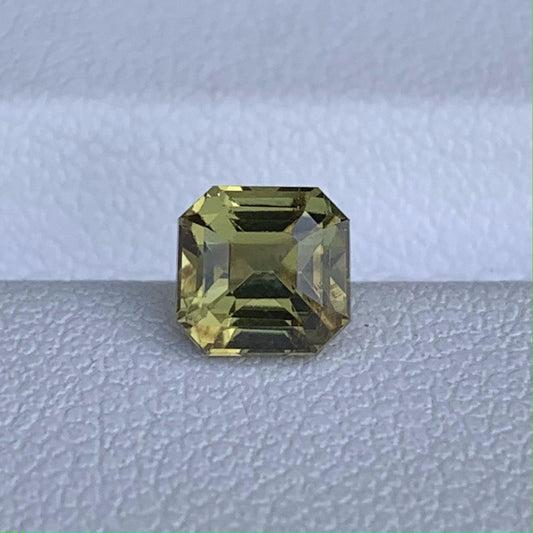 Natural Yellow Green Chrysoberyl 1.36ct - (UH)