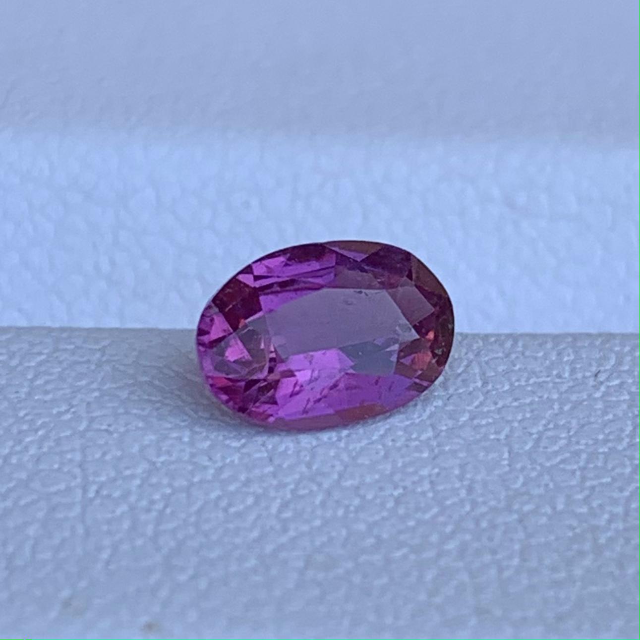 Natural Oval Cut Pink Sapphire 0.89ct - (H)