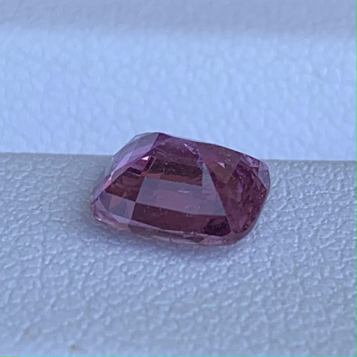 Natural Pink Sapphire 1.73ct - (UH) - Baza Boutique