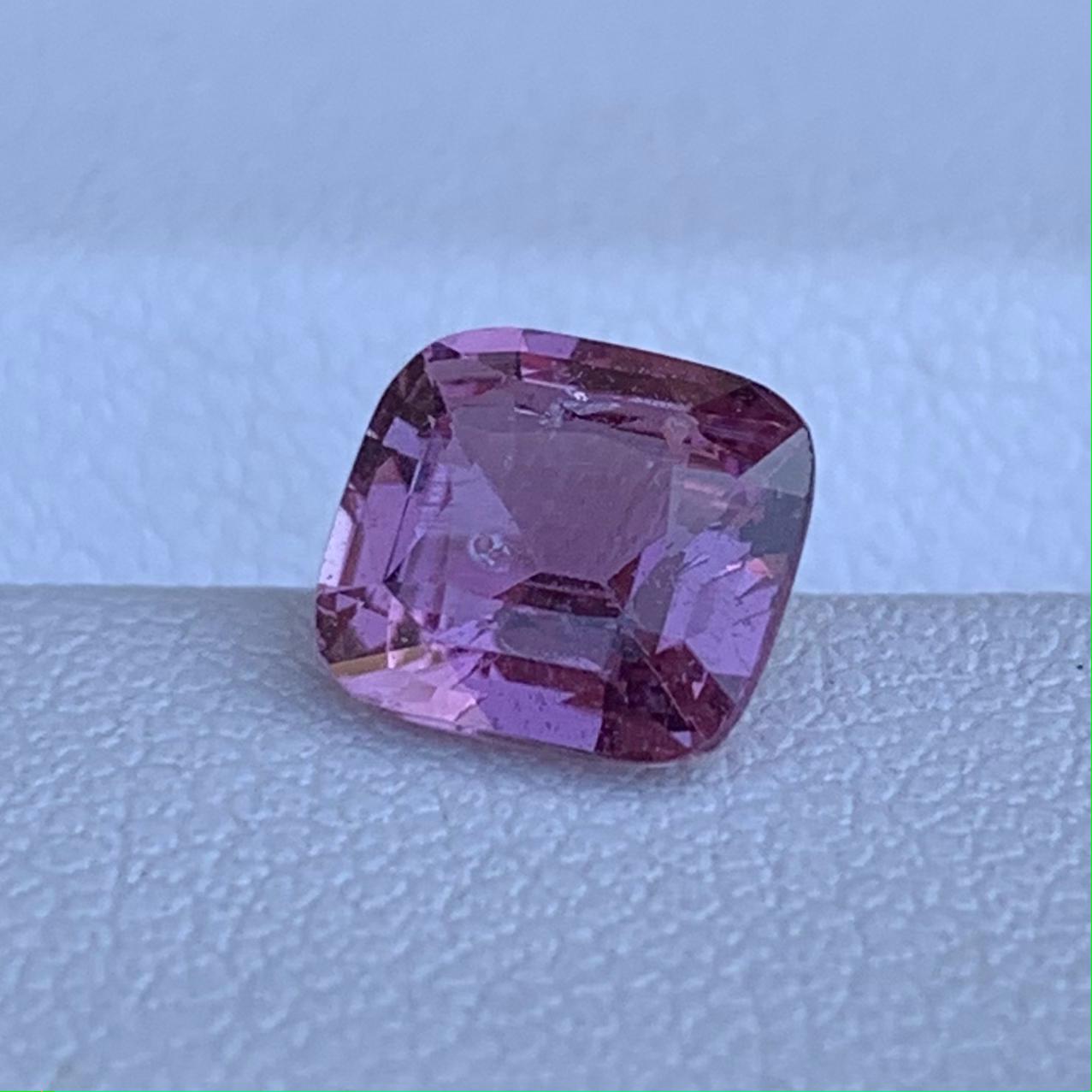 Natural Pink Sapphire 1.73ct - (UH) - Baza Boutique