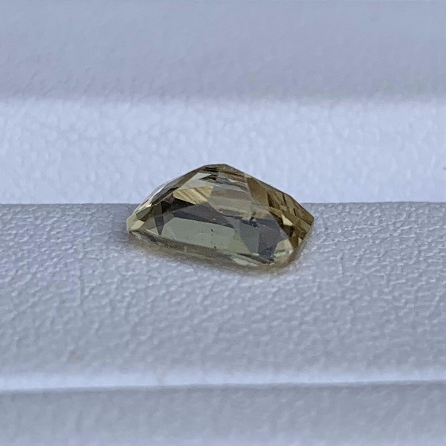 Natural Chrysoberyl 1.22ct - (H)