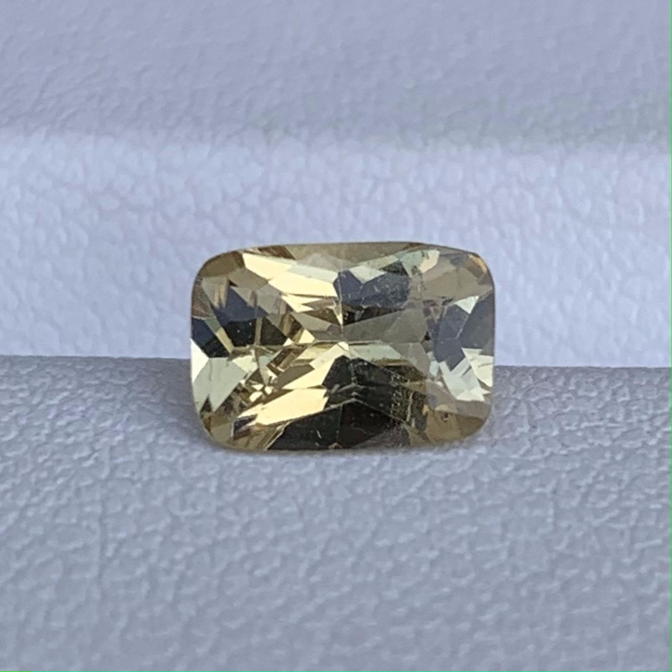 Natural Chrysoberyl 1.22ct - (H)