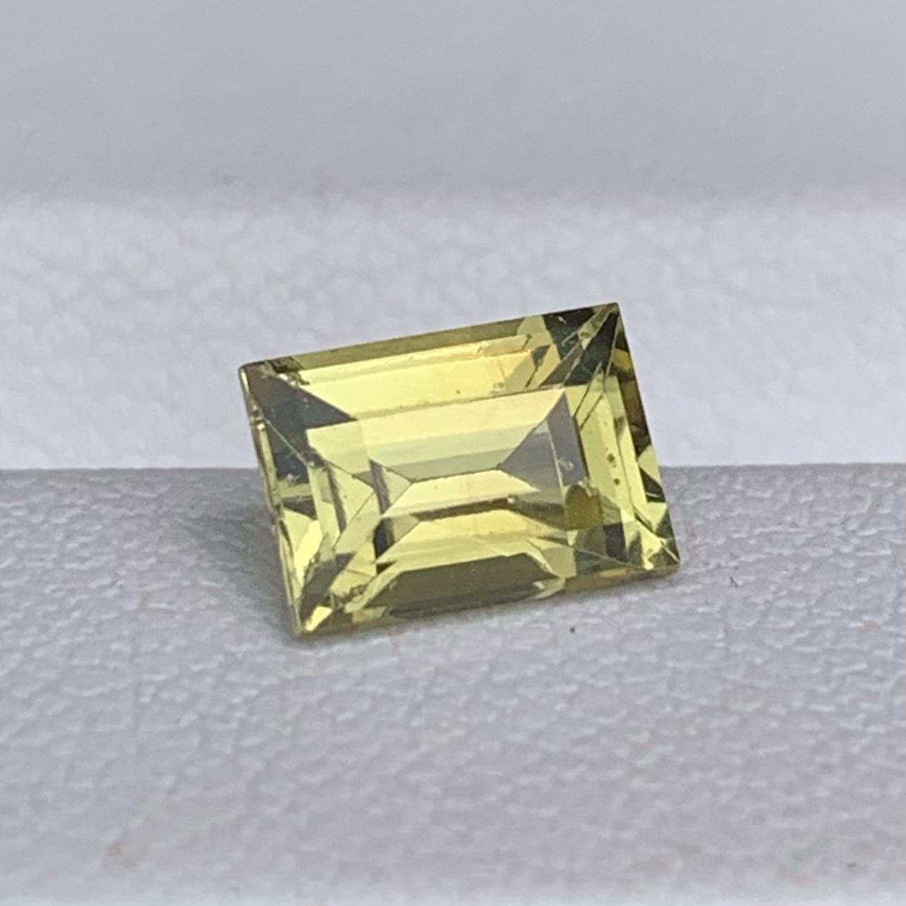 Yellow Green Chrysoberyl 1.55ct - (N)