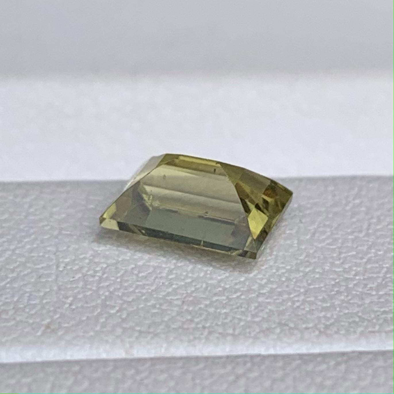 Yellow Green Chrysoberyl 1.55ct - (N)