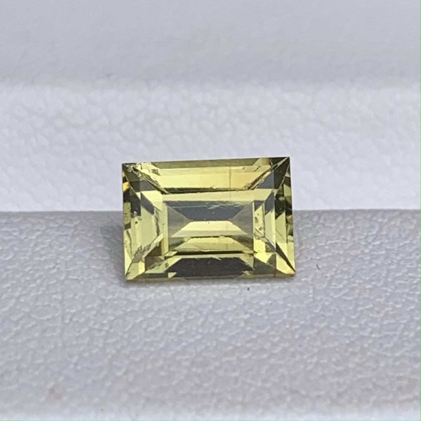 Yellow Green Chrysoberyl 1.55ct - (N)