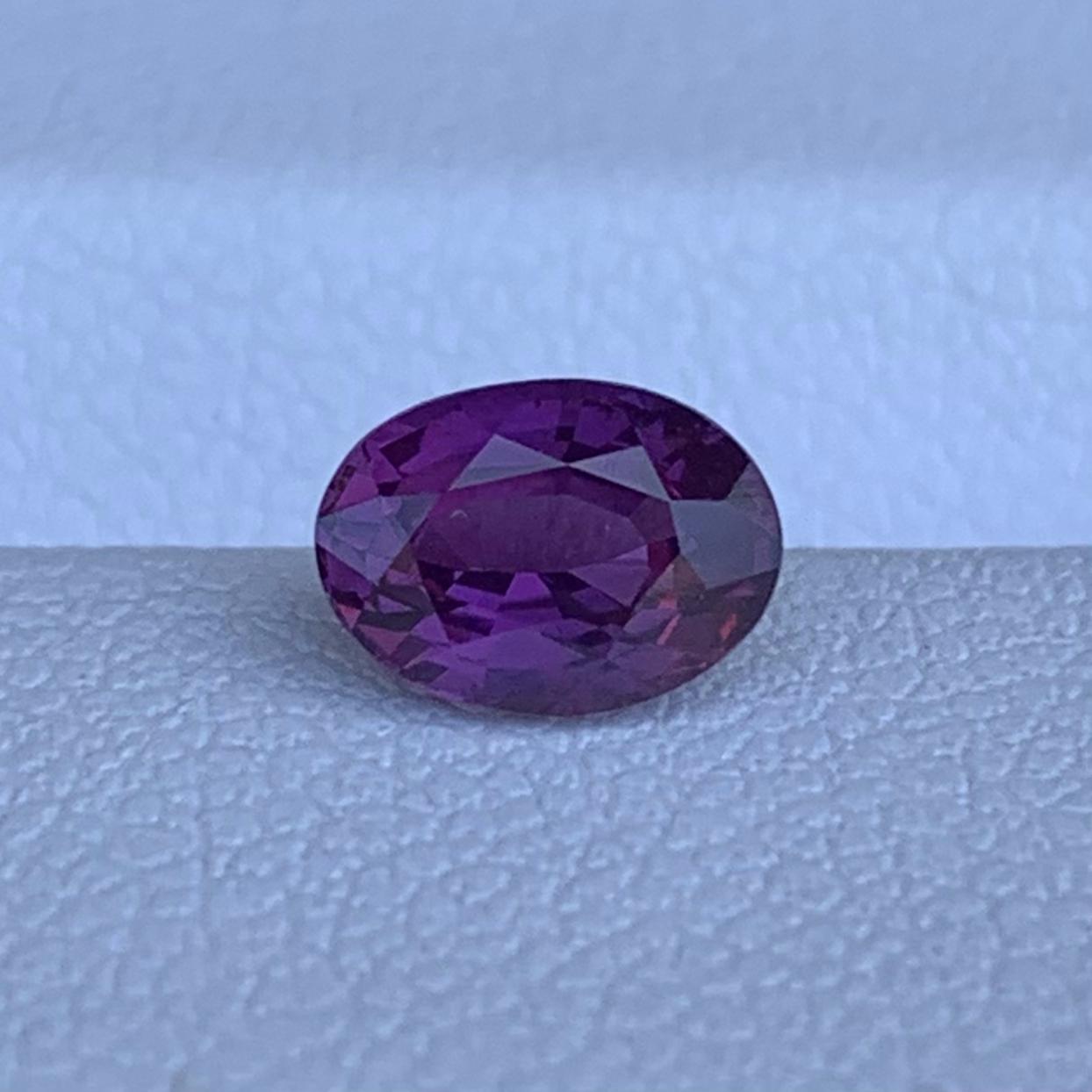 Natural Oval Cut Violet Sapphire 1.01ct - (UH)