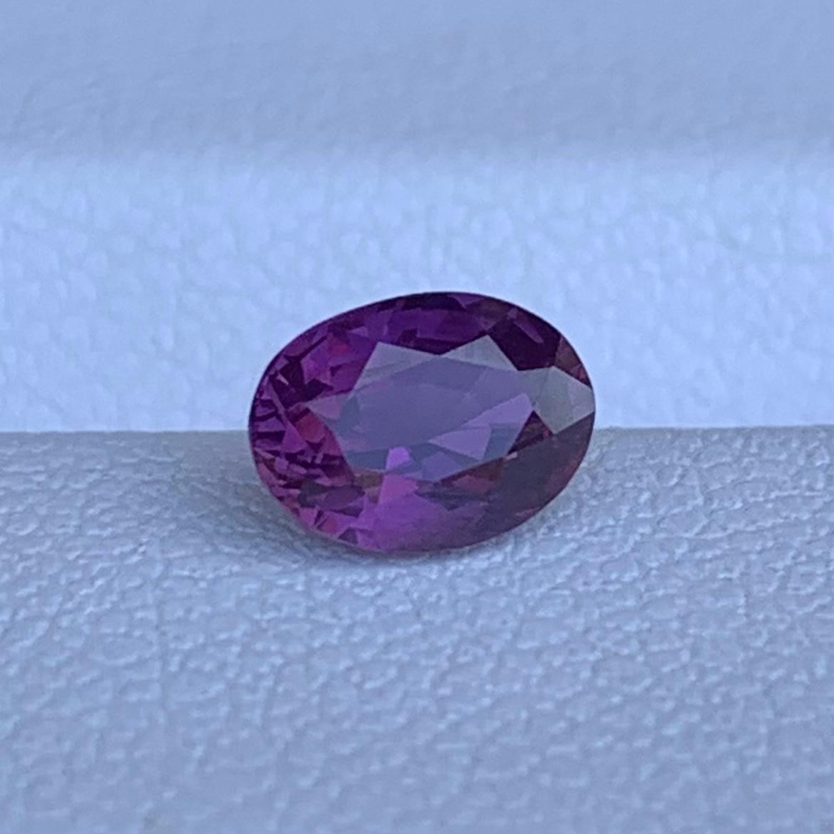 Natural Oval Cut Violet Sapphire 1.01ct - (UH)