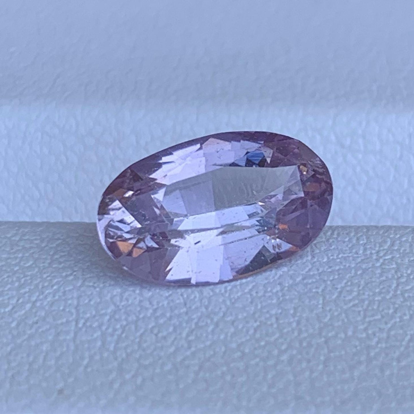 Natural Lavender Sapphire 2.86Cts - (UH)