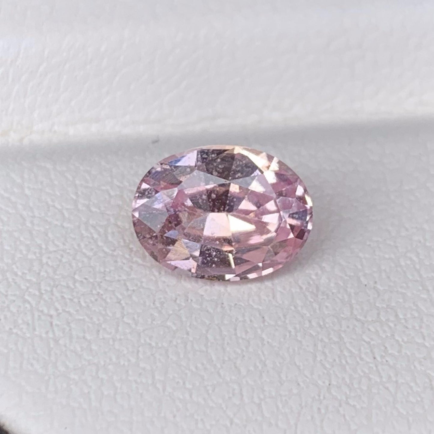 Natural Ceylon Padparadscha Sapphire 1.54ct - (UH) - Baza Boutique