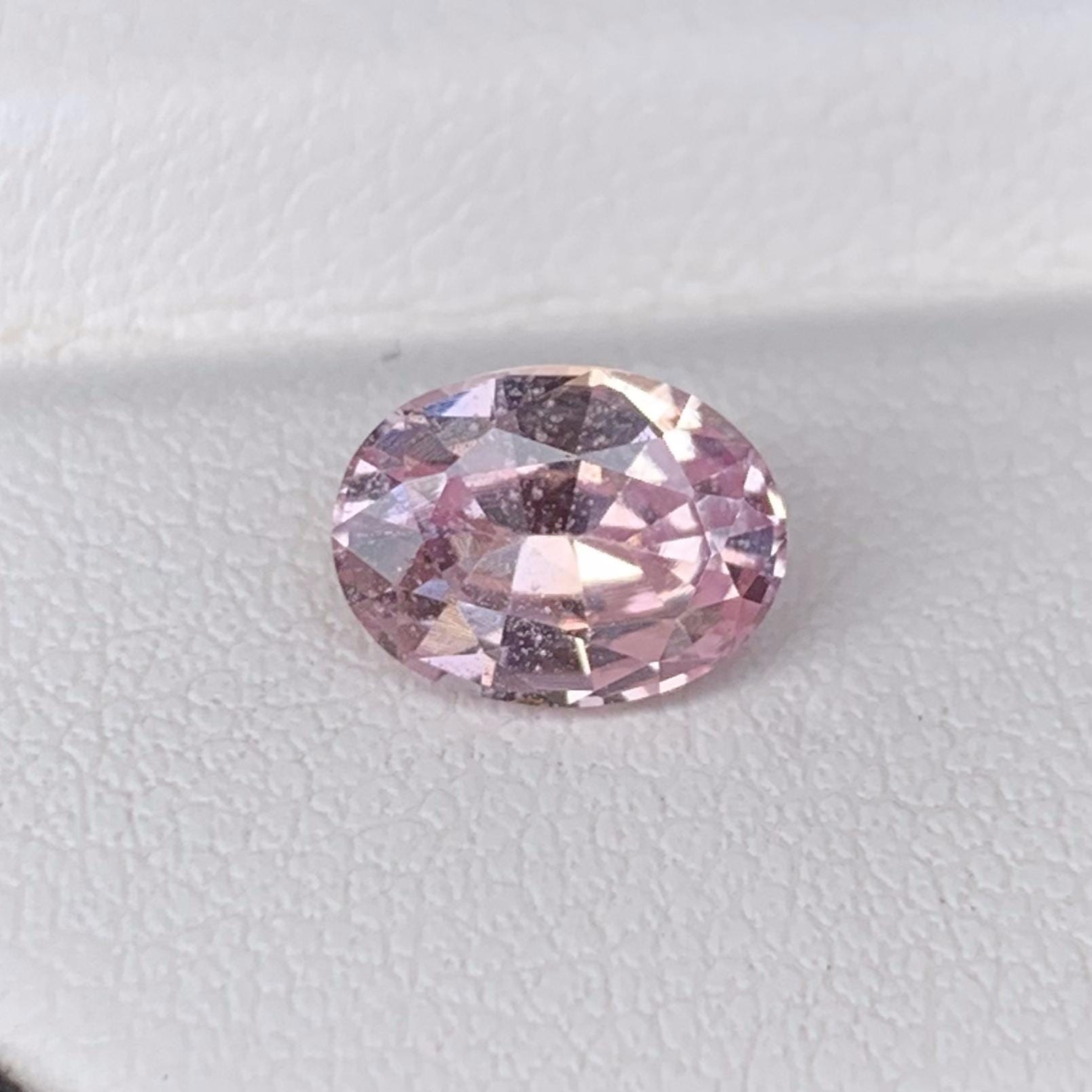 Natural Ceylon Padparadscha Sapphire 1.54ct - (UH) - Baza Boutique