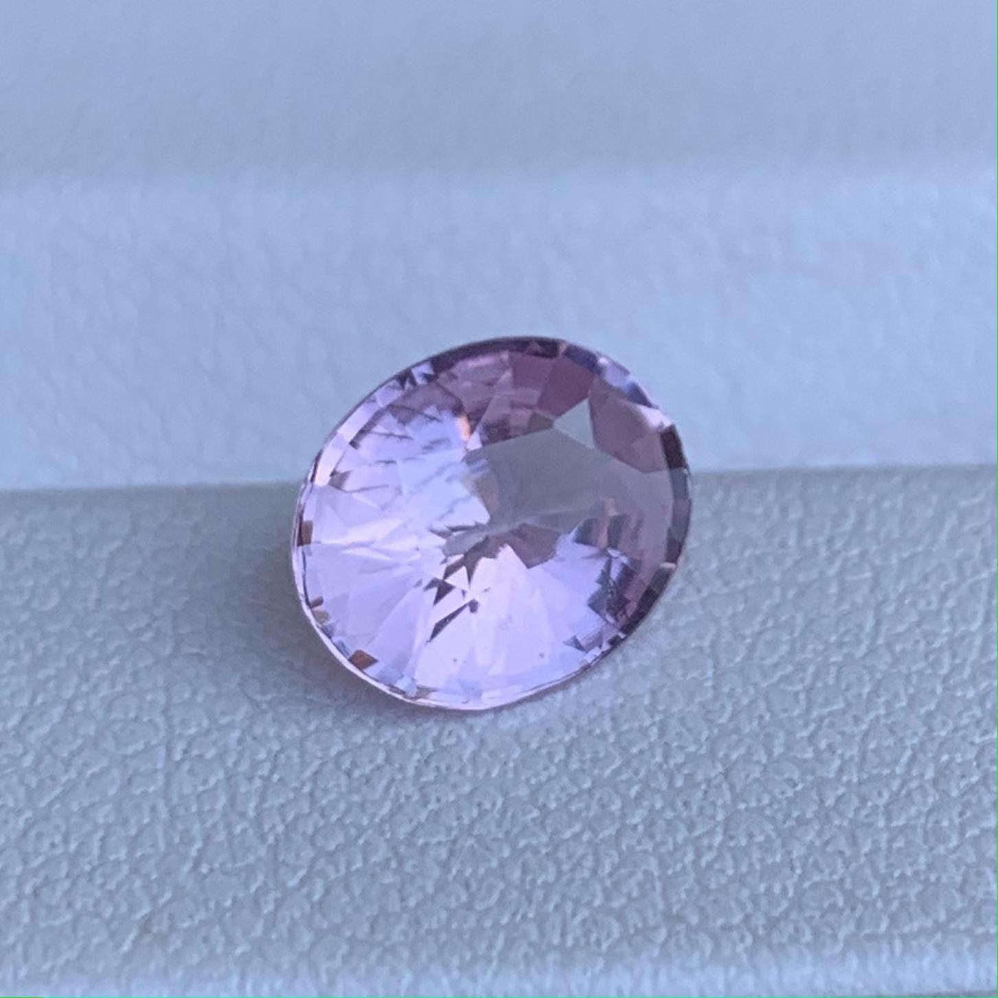 Natural Ceylon Padparadscha Sapphire 1.61ct - (UH) - Baza Boutique