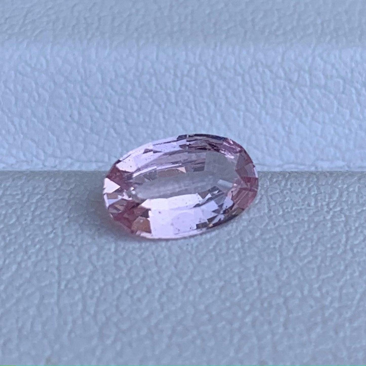 Natural Pinkish Padparadscha Sapphire 0.86ct - (UH)