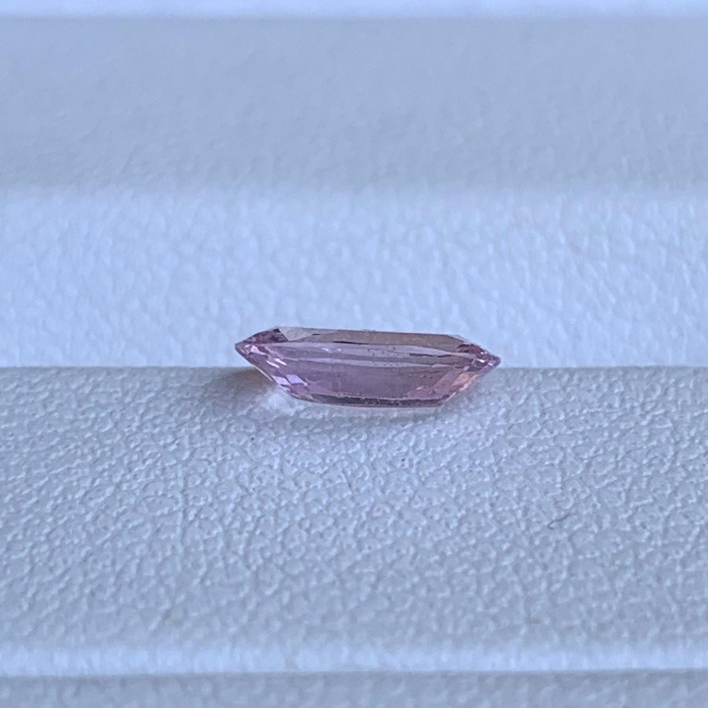 Natural Pinkish Padparadscha Sapphire 0.86ct - (UH)
