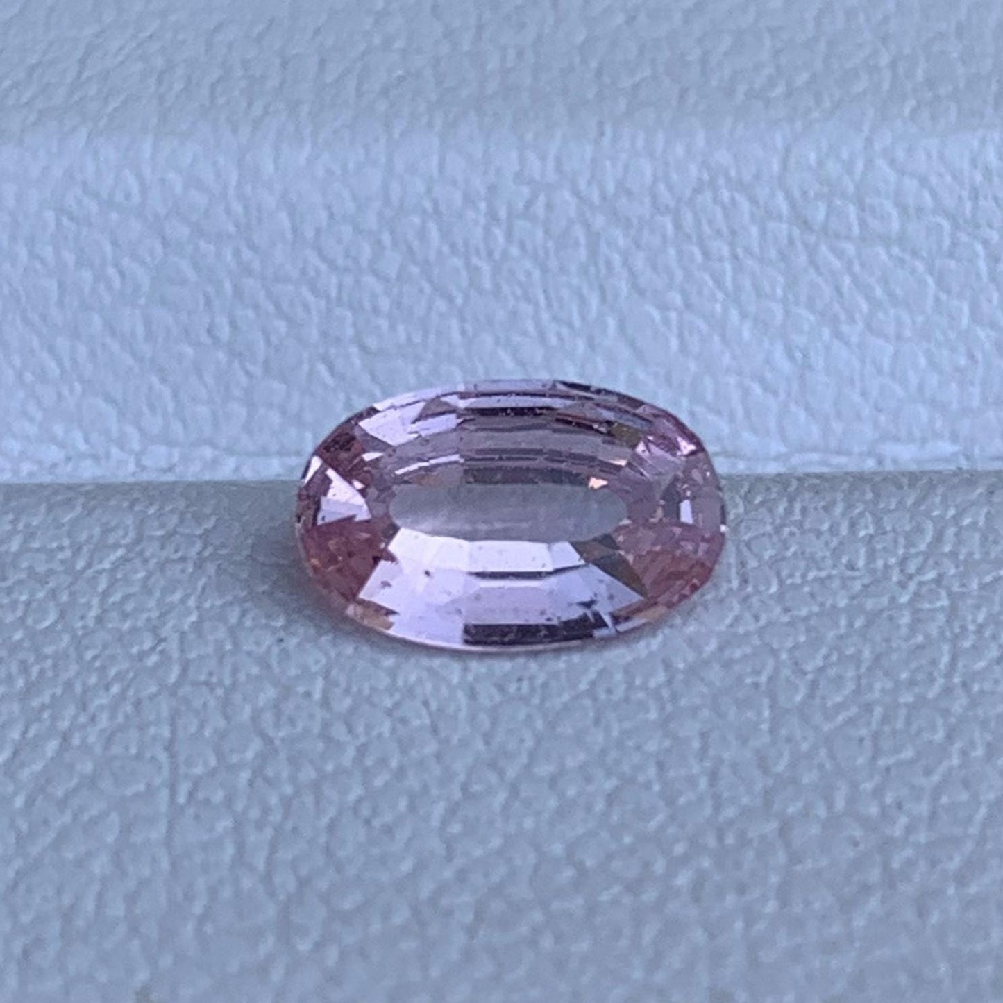 Natural Pinkish Padparadscha Sapphire 0.86ct - (UH)