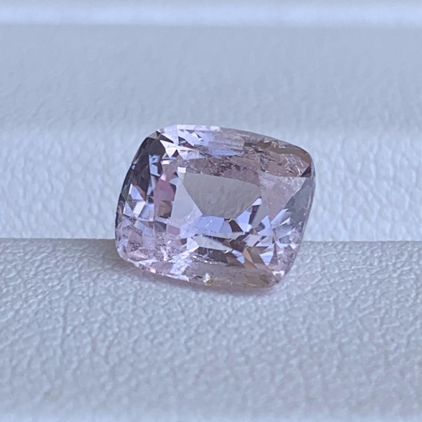 Lavender Peach Sapphire 2.53ct - (H)