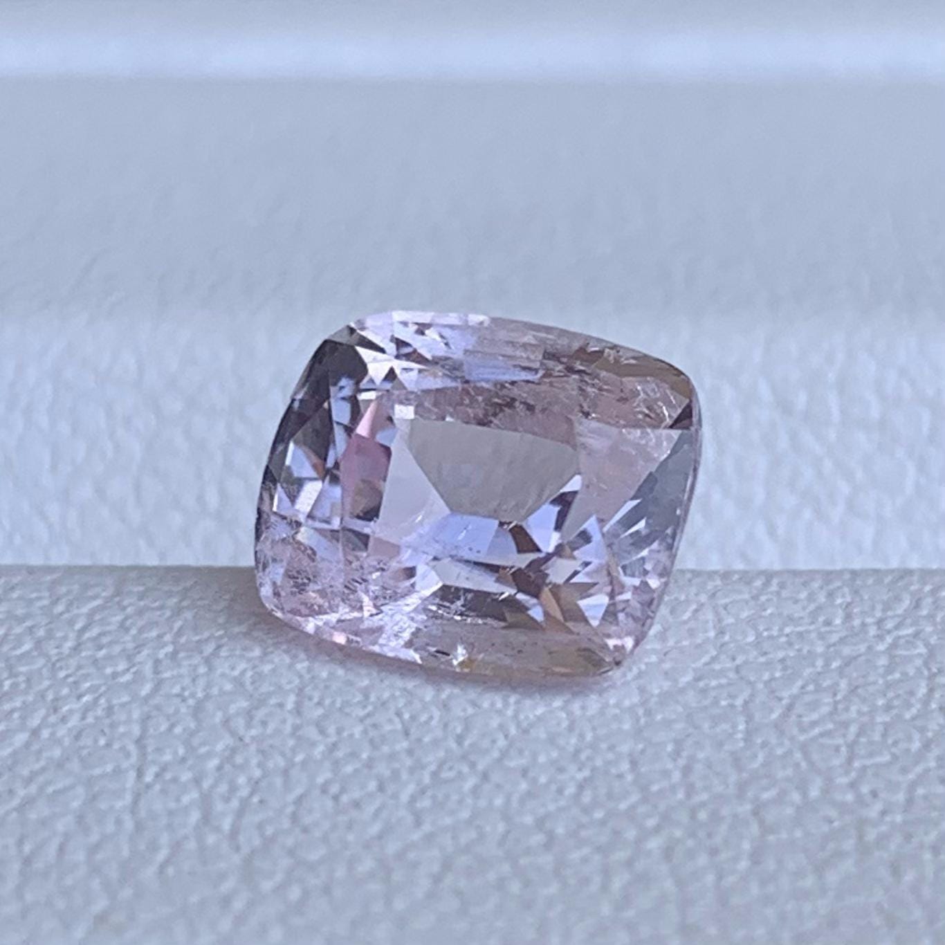Lavender Peach Sapphire 2.53ct - (H)