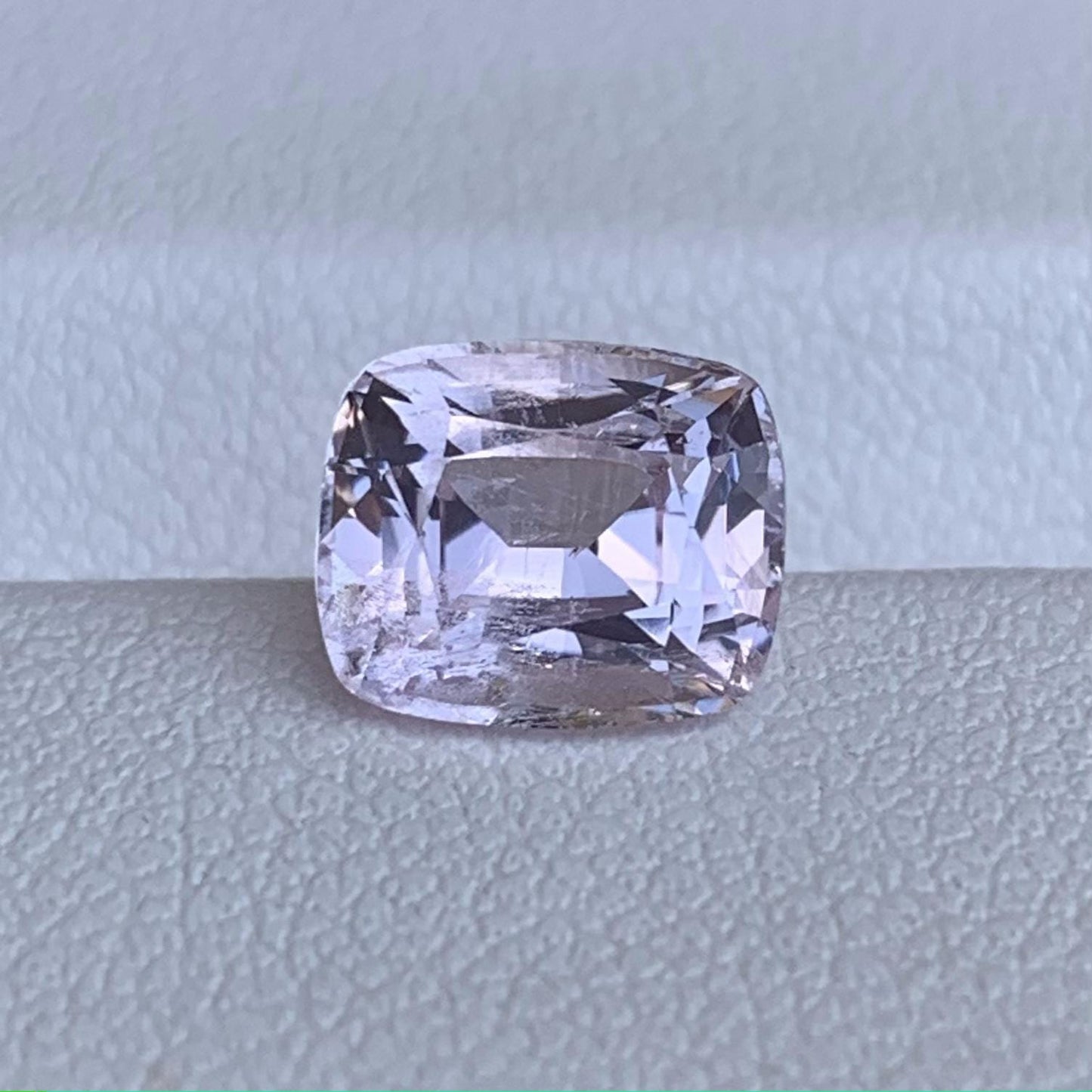 Lavender Peach Sapphire 2.53ct - (H)
