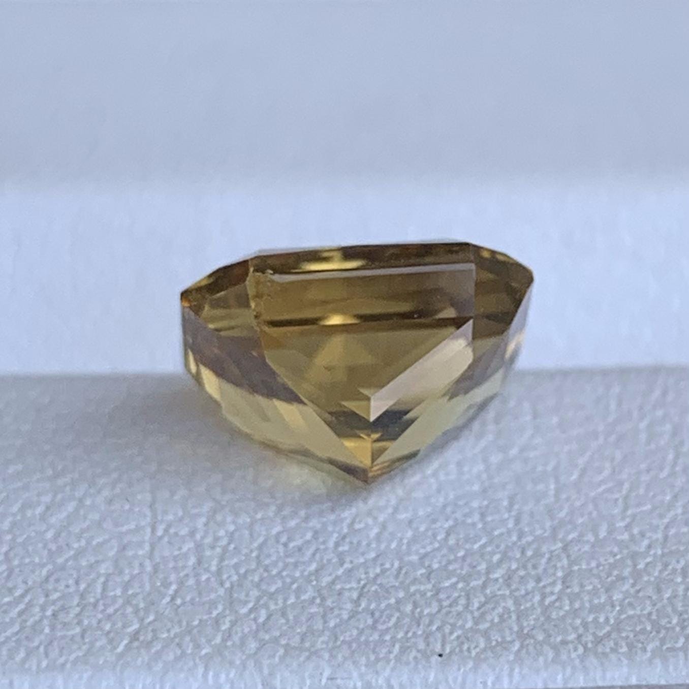 Natural Ceylon Chrysoberyl 4.01ct - (UH) - Baza Boutique