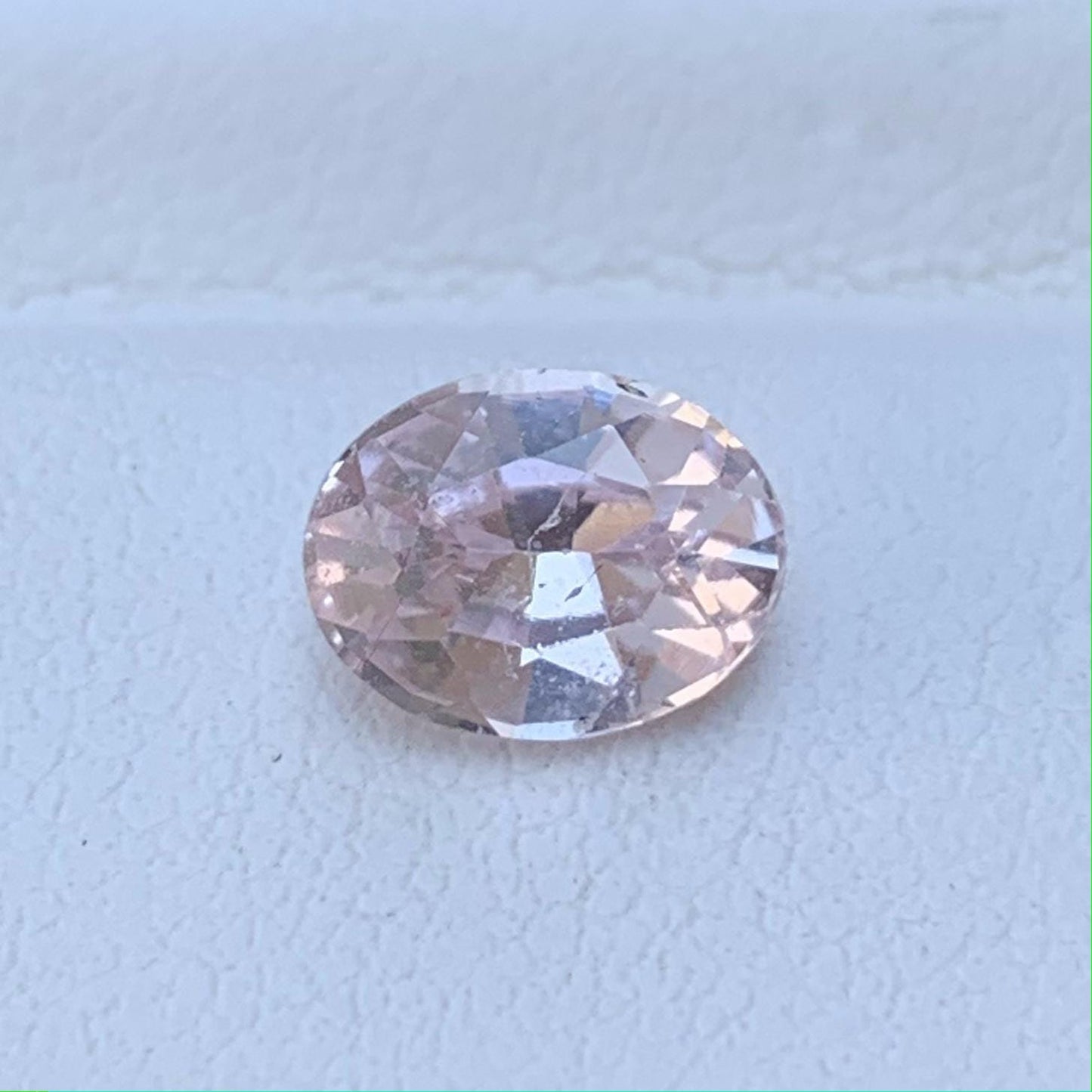 Natural Peach Sapphire 1.62ct - (H) - Baza Boutique