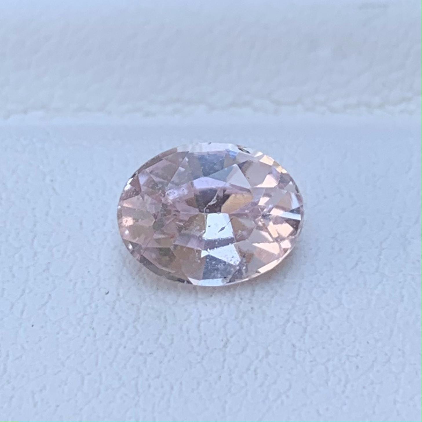 Natural Peach Sapphire 1.62ct - (H) - Baza Boutique