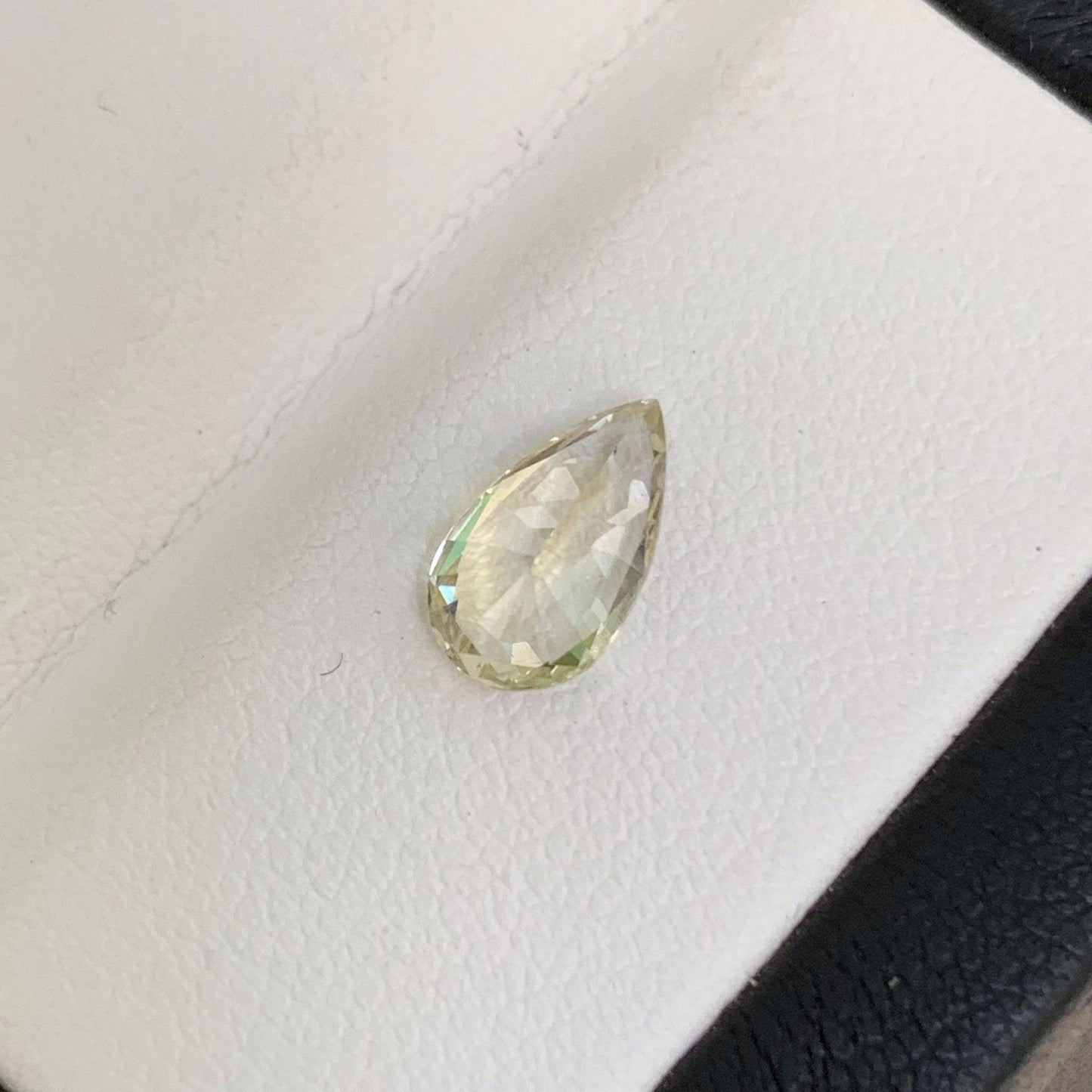 Natural Yellow Sapphire 1.57ct - (H) - Baza Boutique