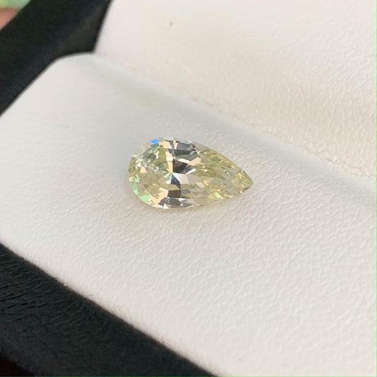 Natural Yellow Sapphire 1.57ct - (H) - Baza Boutique