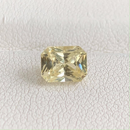 Natural Yellow Sapphire 1.55ct - (H) - Baza Boutique