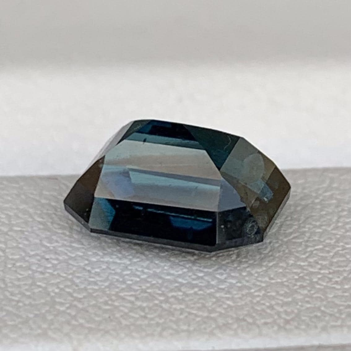 Natural Indigo Blue Sapphire 3.03ct - (UH) - Baza Boutique
