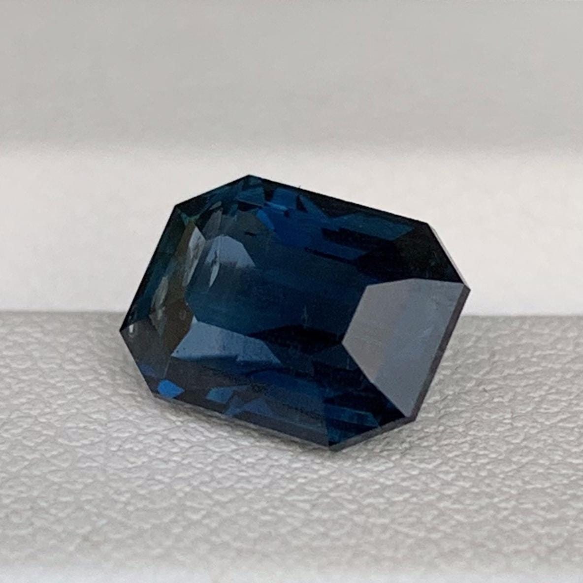 Natural Indigo Blue Sapphire 3.03ct - (UH) - Baza Boutique