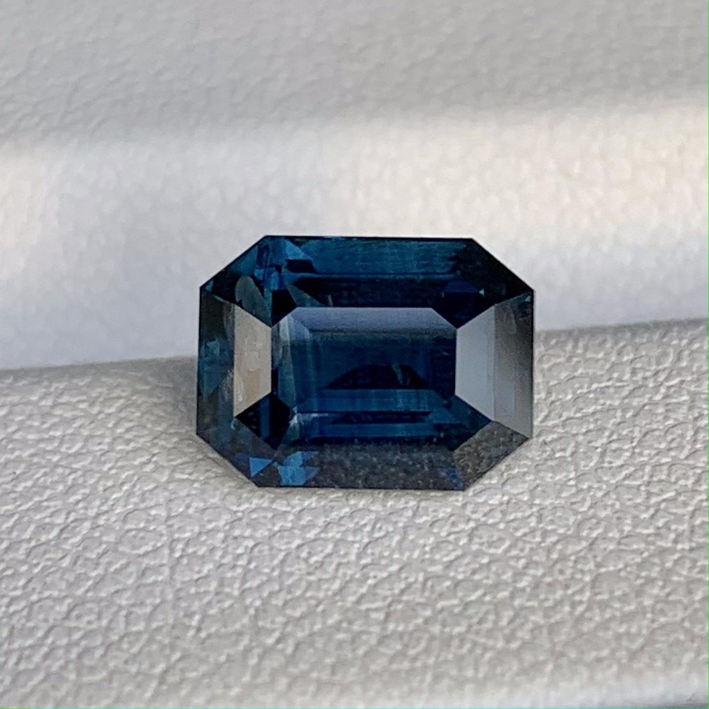 Natural Indigo Blue Sapphire 3.03ct - (UH) - Baza Boutique
