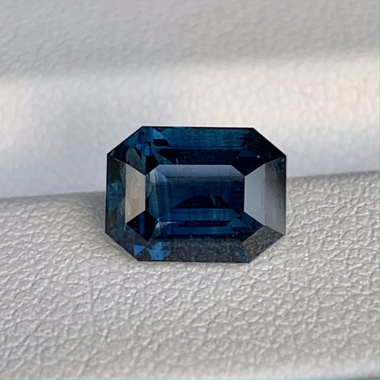 Natural Indigo Blue Sapphire 3.03ct - (UH) - Baza Boutique