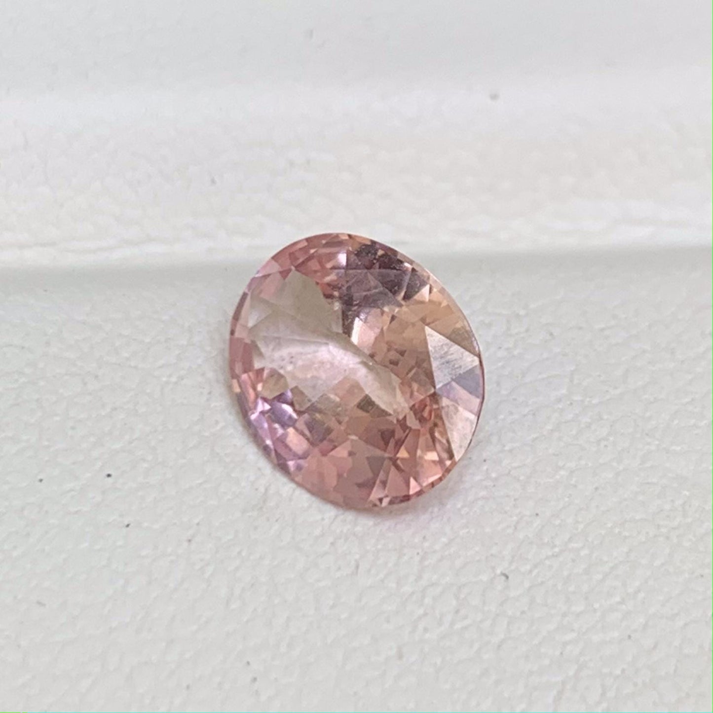 Natural Padparadscha Sapphire 1.77ct - (H) - Baza Boutique