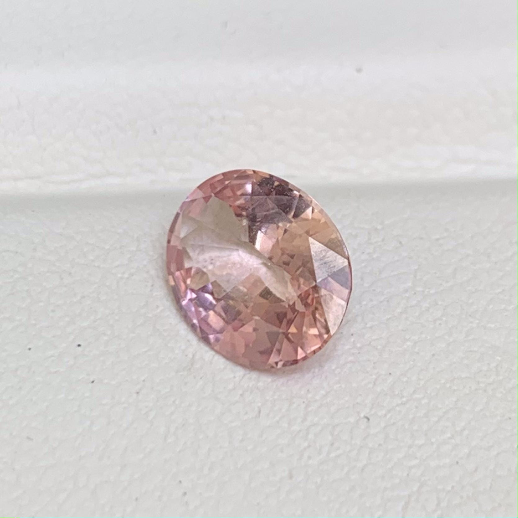 Natural Padparadscha Sapphire 1.77ct - (H) - Baza Boutique