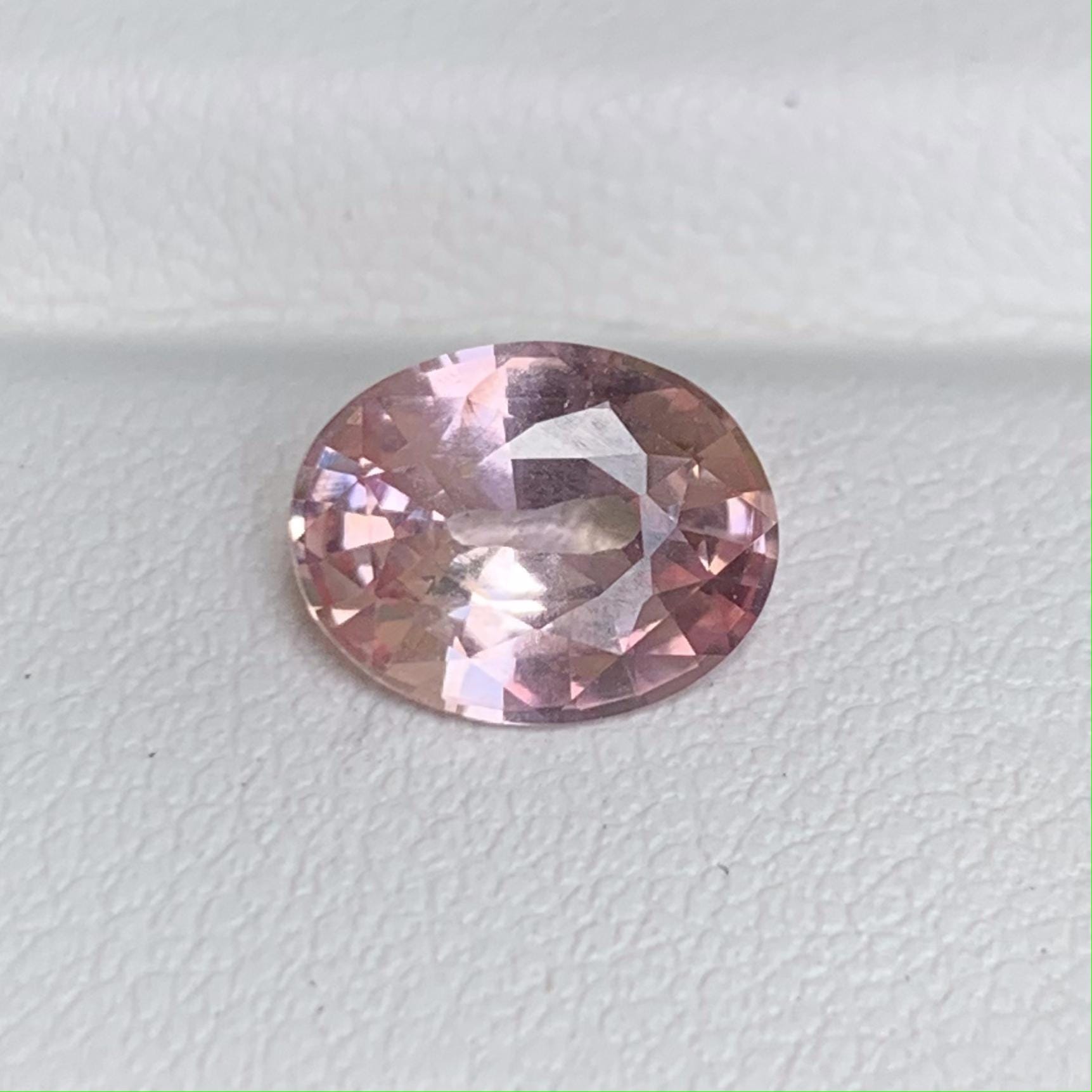 Natural Padparadscha Sapphire 1.77ct - (H) - Baza Boutique
