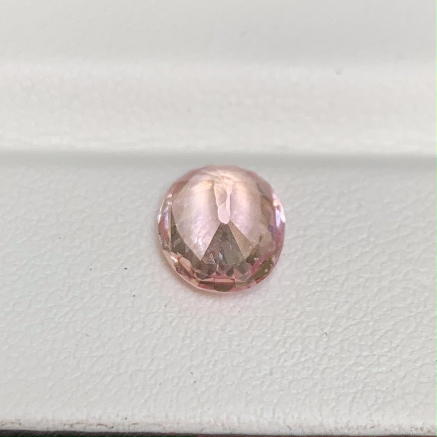 Natural Padparadscha Sapphire 1.77ct - (H) - Baza Boutique