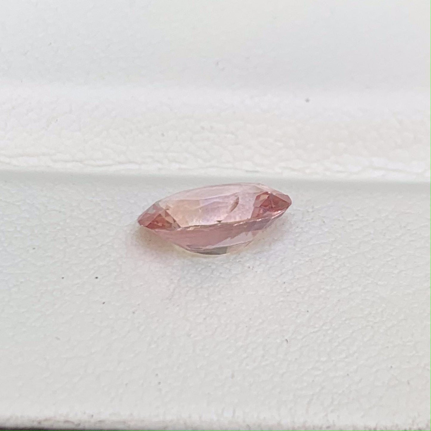 Natural Padparadscha Sapphire 1.77ct - (H) - Baza Boutique