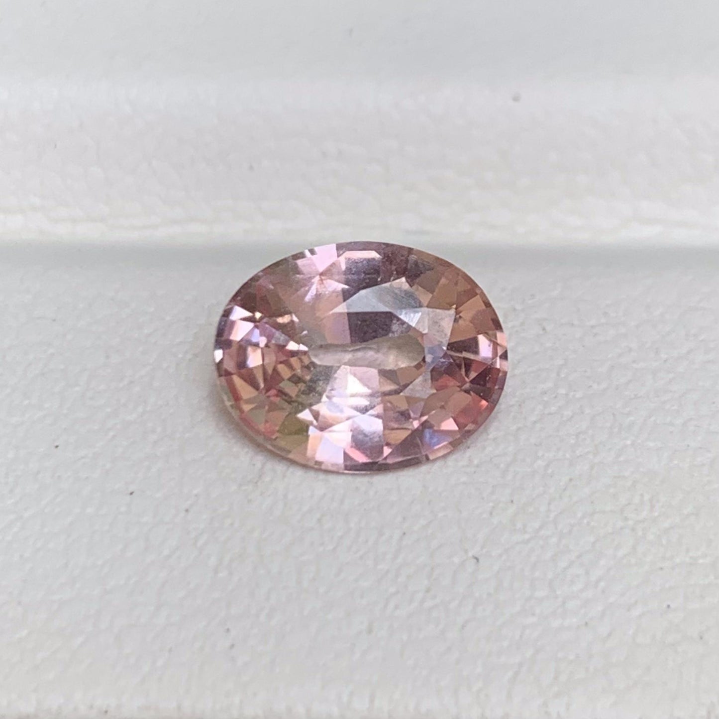 Natural Padparadscha Sapphire 1.77ct - (H) - Baza Boutique